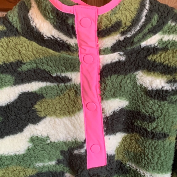 Crown and ivy Camo Sherpa. Worn once. - Picture 3 of 4